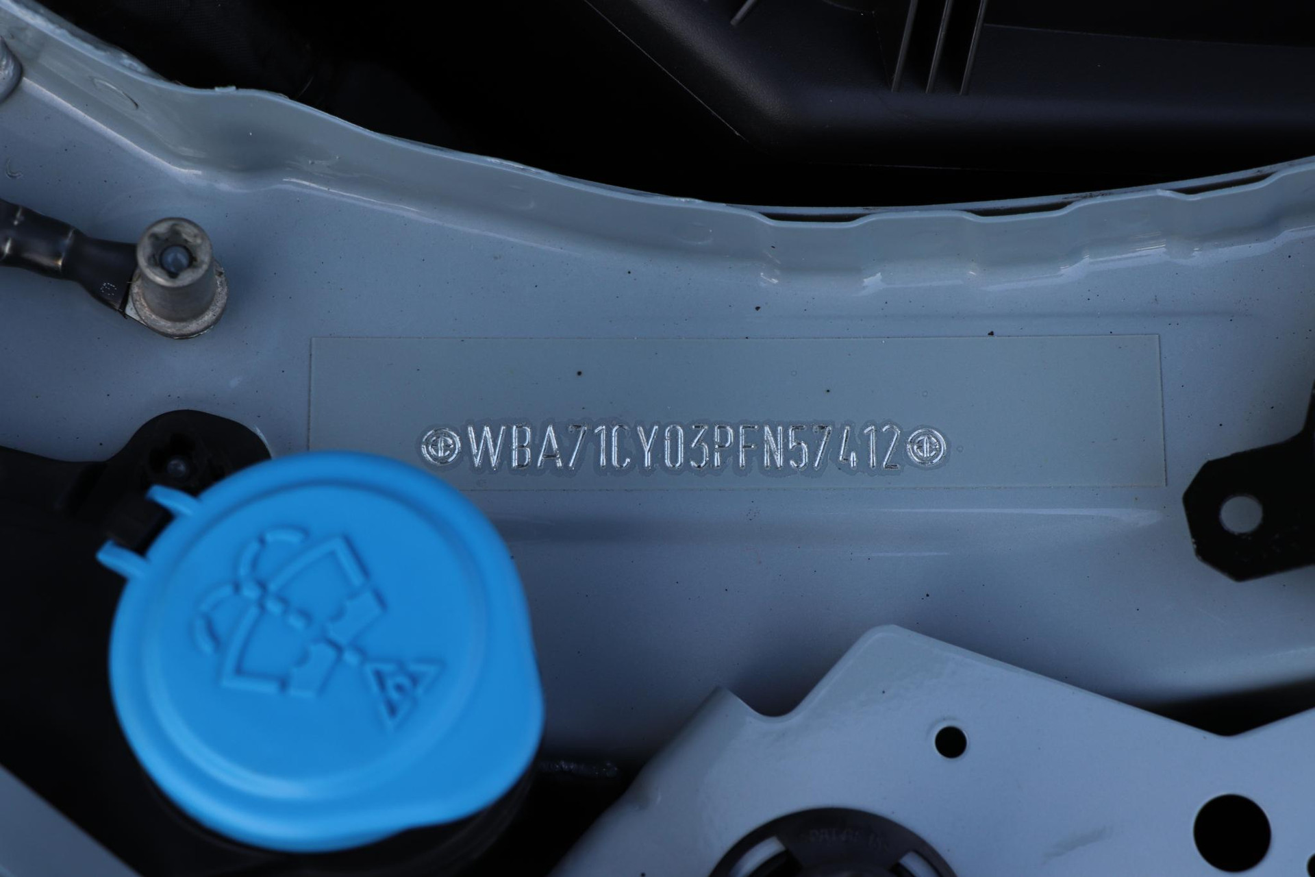 44393625-30.jpg