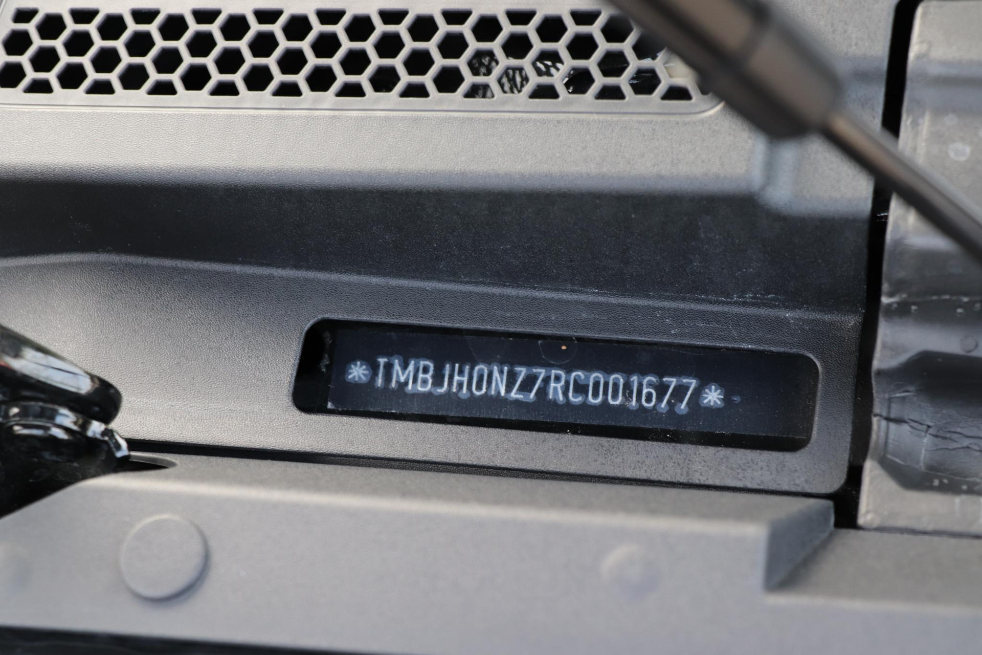 47164245-32.jpg