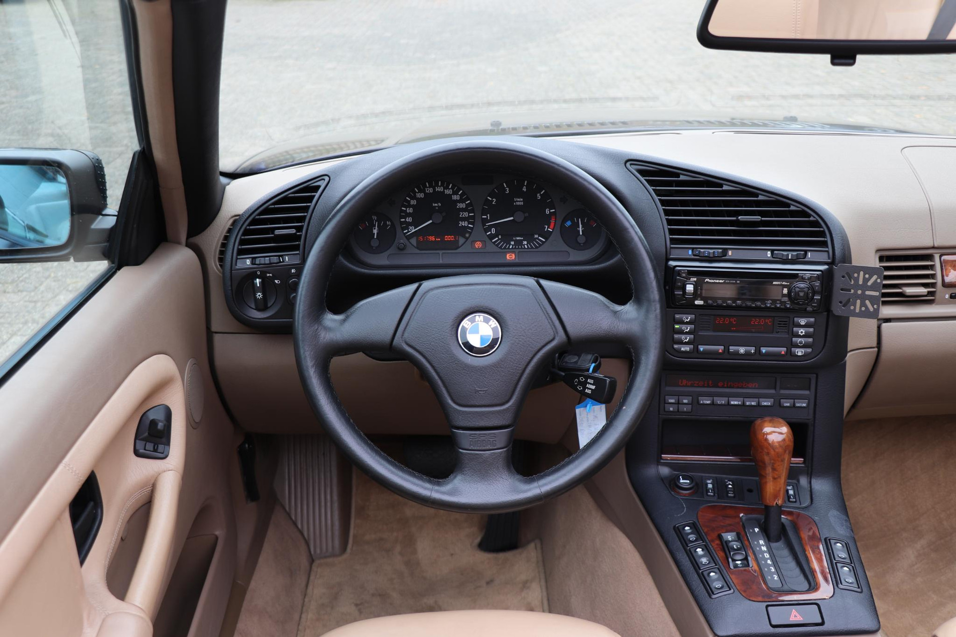 48478687-10.jpg
